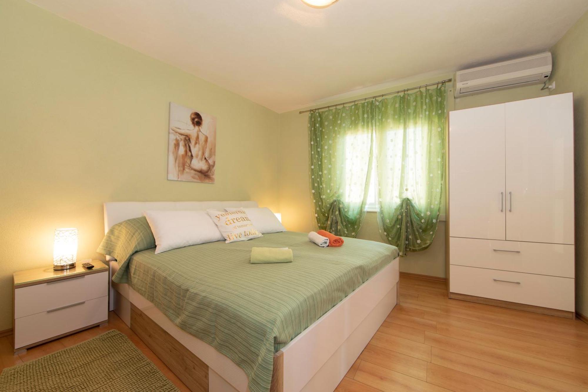 Apartmani Darinka Башка-Вода Екстер'єр фото